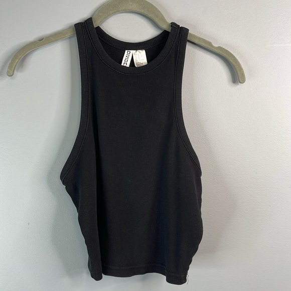 H&M Ribbed Racerback Tank Top Cropped Stretch Knit Basic Summer Base Size Medium - Picture 9 of 9